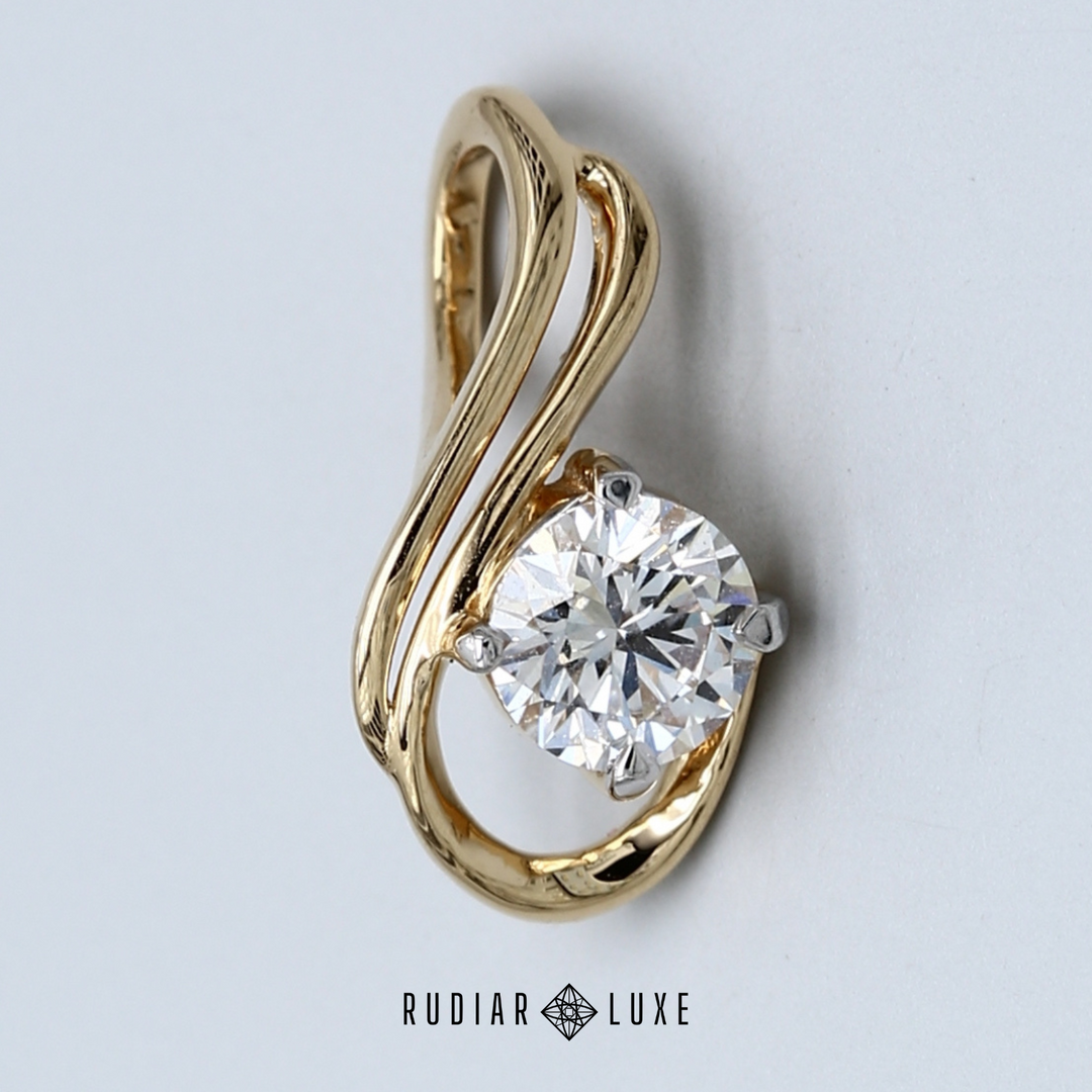 The Right Curve Diamond Pendant