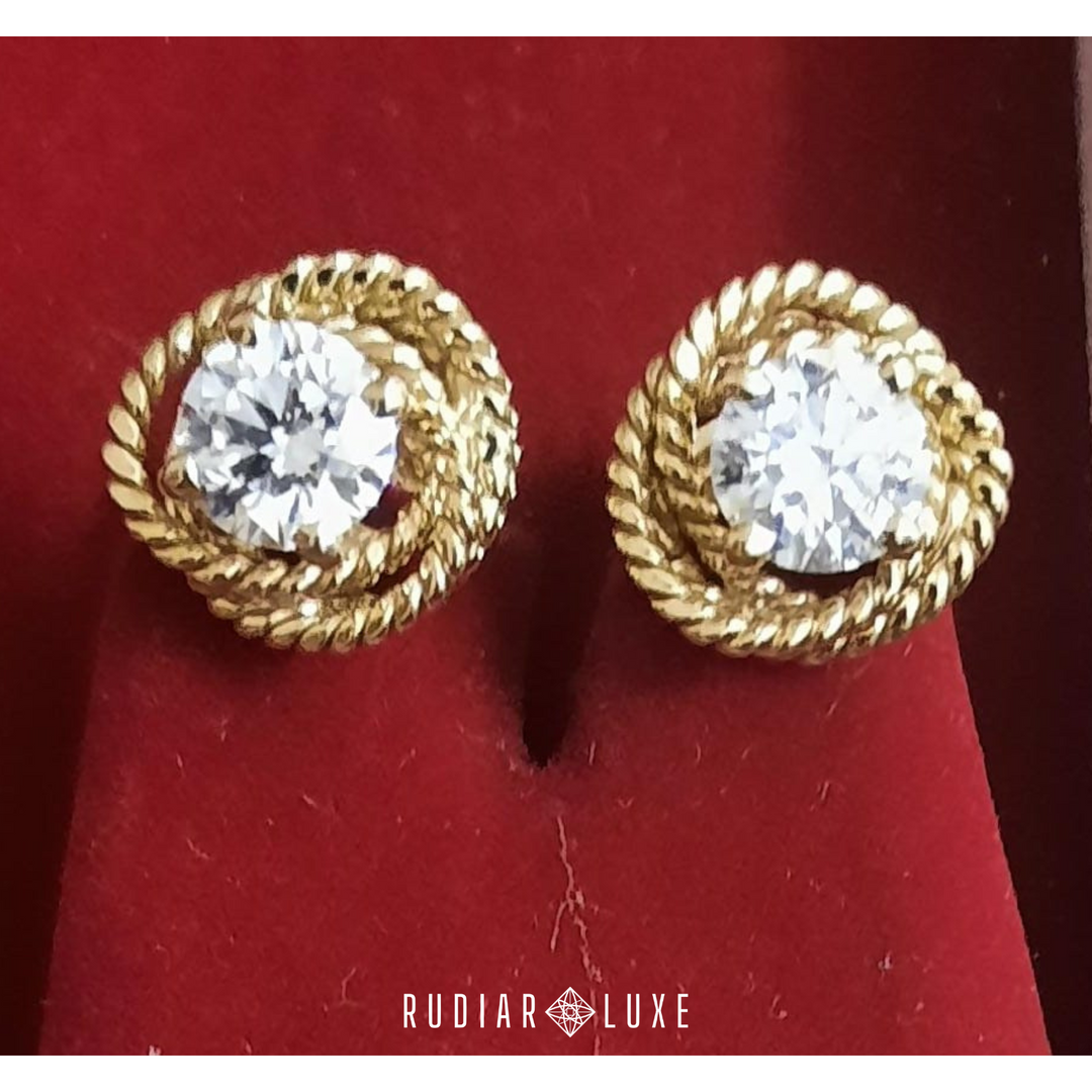 The Round Orbit Studs