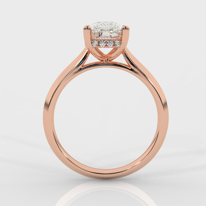 The Oval Solitaire with Hidden Halo